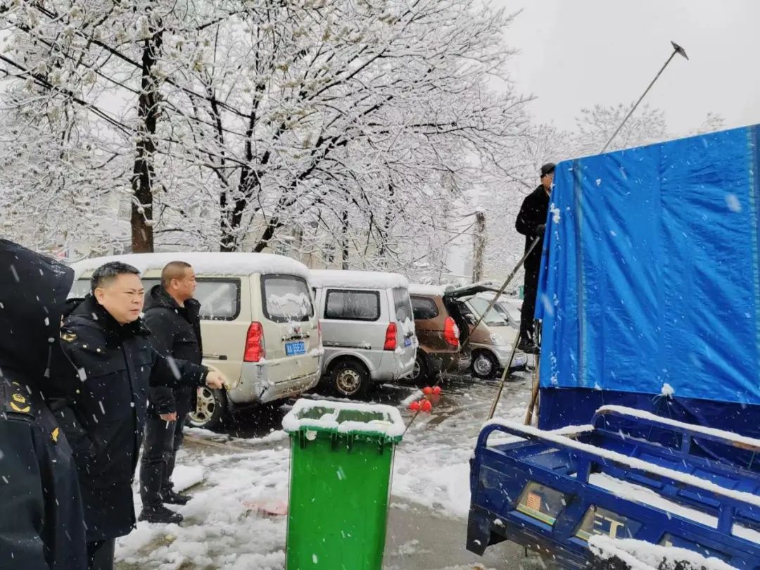 雨花区：雨雪不停，保供不松懈！雨花区市监局坚守抗寒保供第一线