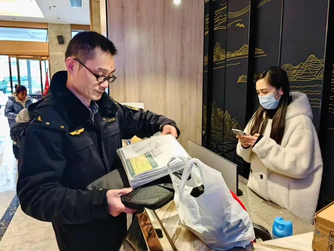 有一种“年味”叫坚守！他们用双手呵护每一份阖家团圆