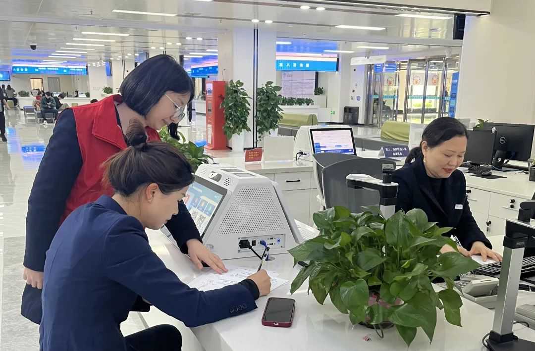 27586小时！雨花市民之家“花花帮”志愿服务暖心便民