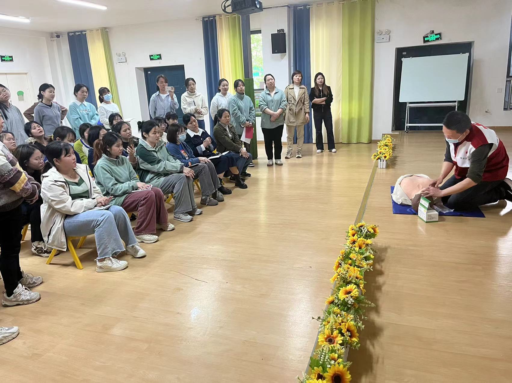 金环社区：开展急救知识培训 强化安全保障新举措